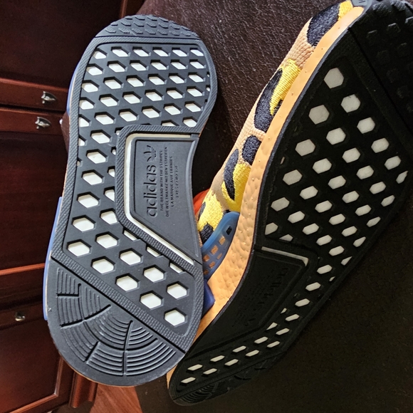 Adidas Cream and Orange Slip-On Sneakers with Bold Design - Picture 3 of 3